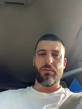 Stripchat Free Porn Cam of Pablo_Hornyguy95