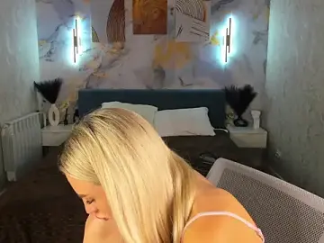 Stripchat Live Sex Cam of Silen_Tori