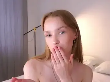 Stripchat Free Live Porn of HellenSiny