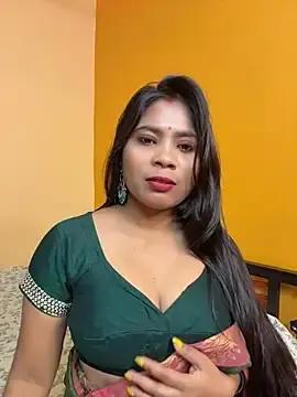 Stripchat Live Sex Cam of RedQQueen