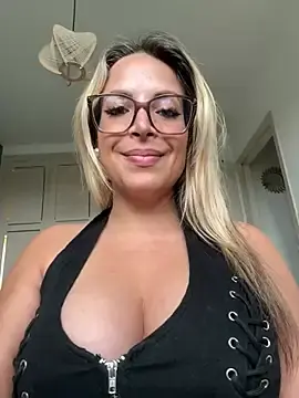 Stripchat Free Porn Cam of AnissaHale