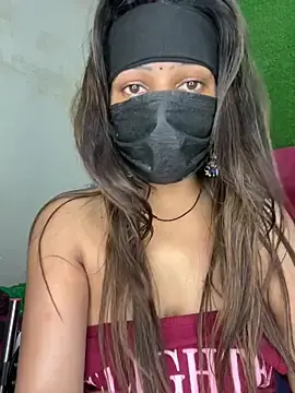 Stripchat Live Sex Cam of HOTTY-TINA