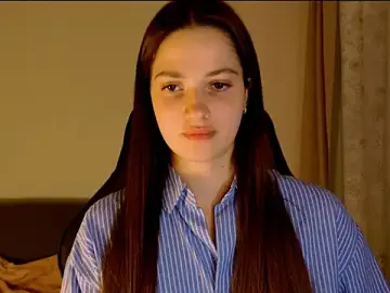 Stripchat Sex Cam of KiraVair