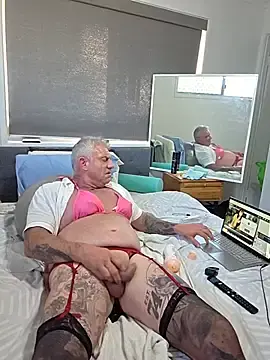 Stripchat Free Porn Cam of Handsolo_porn