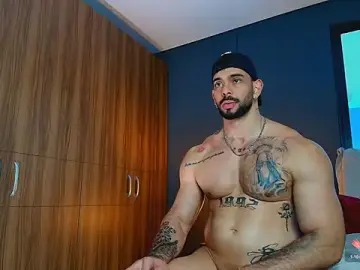Stripchat Live Sex Cam of massimo_visconti