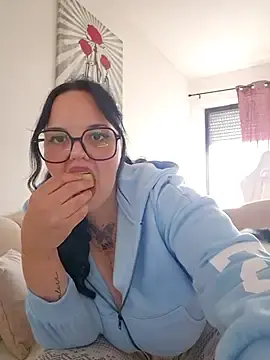 Stripchat Adult Webcam of JUJUICY-