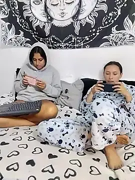 Stripchat Adult Webcams of emily_n_abby