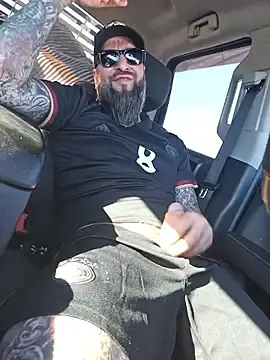 Stripchat Live Sex Cam of Beardedtattood