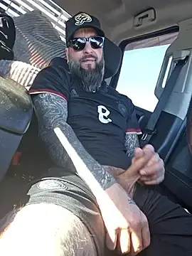Stripchat Nude Webcam of Beardedtattood