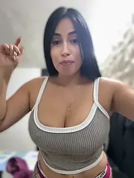 Stripchat Live Sex Cam of areviklusine1
