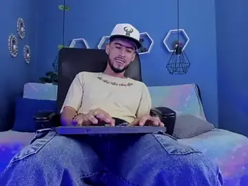 Stripchat Watch Live Sex Cams of harold_777