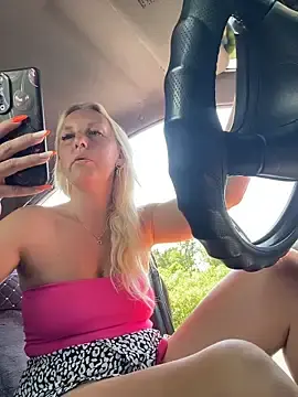 Stripchat Live Sex Cam of MerlinDave