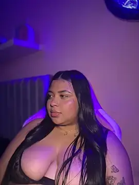 Stripchat Live Sex Cam of Emily_Cooper7