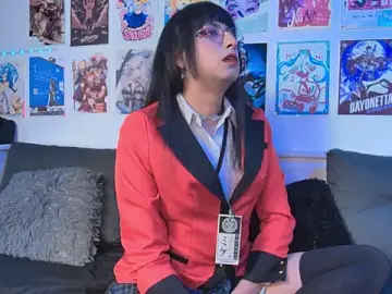 Stripchat Live Sex Cam of snowblack_