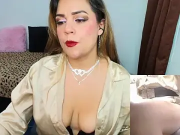 Stripchat Adult Webcam of Paulina-Becerraa