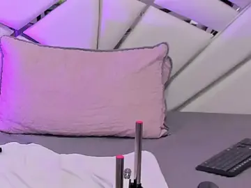 Stripchat Free Porn Cam of GabbieSkinny