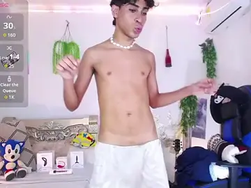 Stripchat Best Webcam of huge_armound
