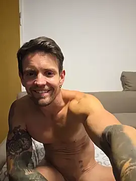 Stripchat Nude Webcam of Mystery_Mark