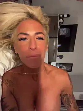 Stripchat Best Webcam of blondiluvsanal