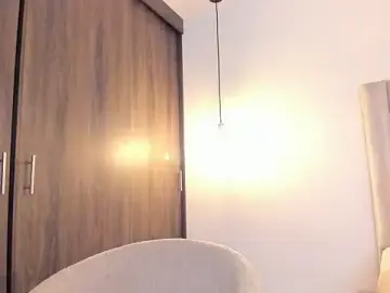 Stripchat Live Sex Cam of imsaraah