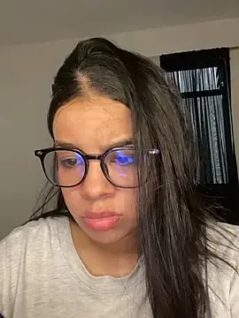 Stripchat Nude Webcam of trianawhite