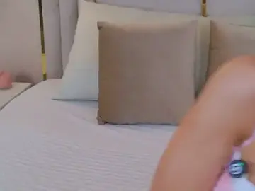 Stripchat Watch Live Sex Cams of BellaHalles