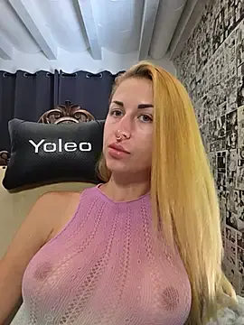 Stripchat Free Live Porn of kylie_blck