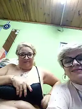 Stripchat Sex Cam of momismilf544