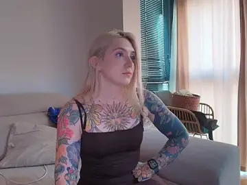 Stripchat Nude Webcam of tattoobbgirl