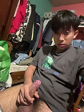 Stripchat Live Sex Cam of PuffingRinger