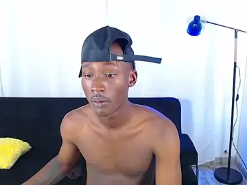 Stripchat Sex Cam of alexaandro18