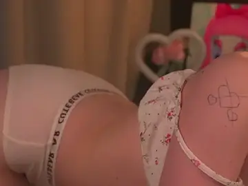 Stripchat Adult Webcams of pinkmangokiss