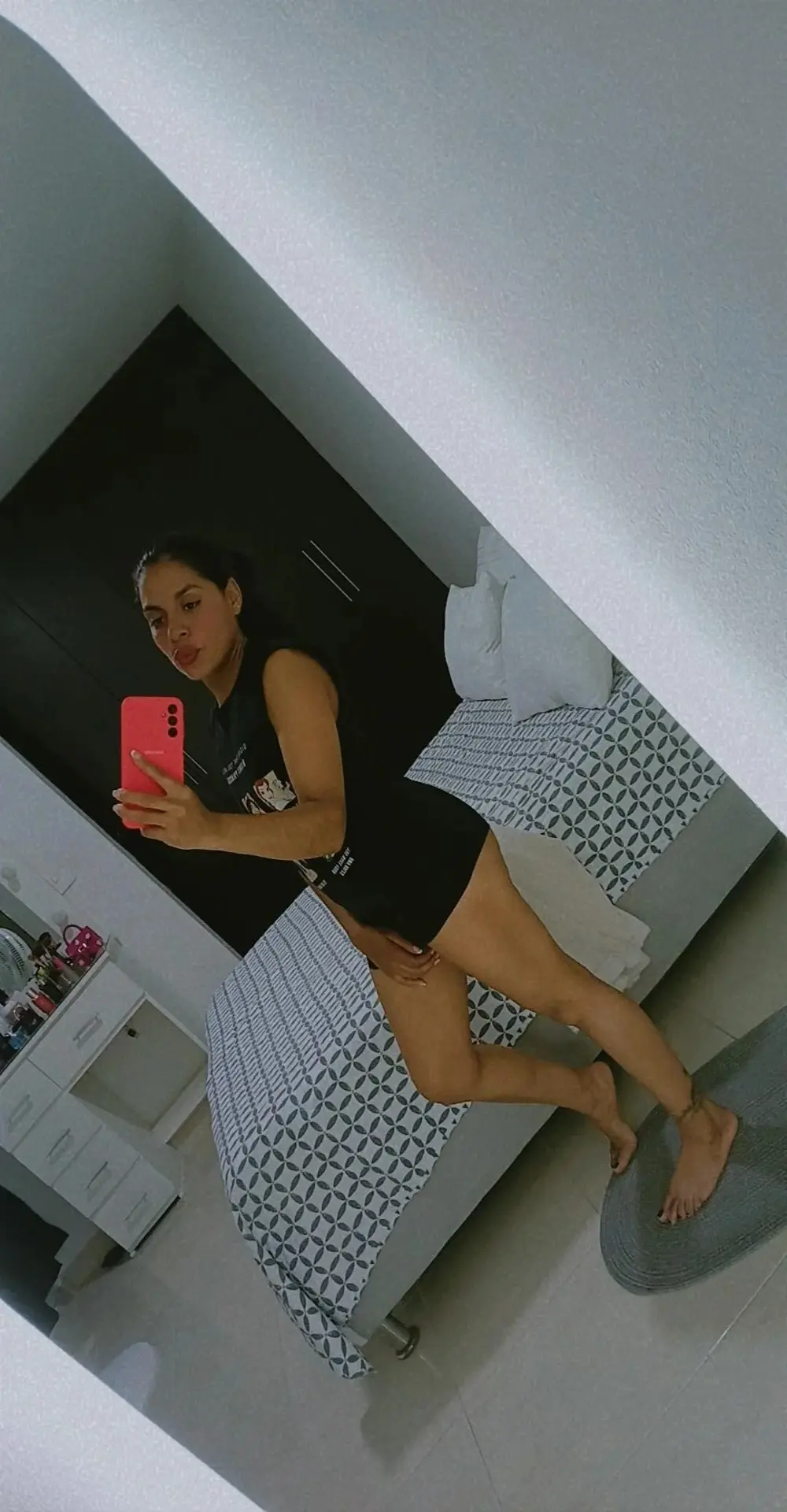 KissMeSara