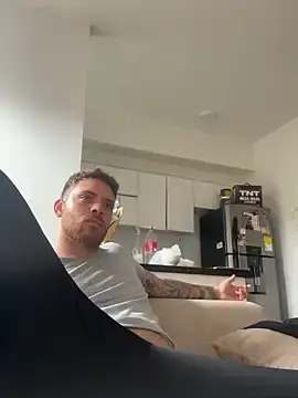 Stripchat Sex Cam of arnold_bekam