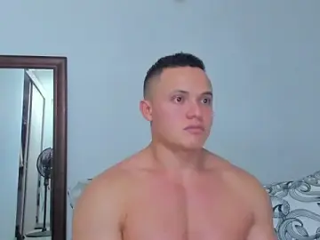 Stripchat Adult Webcams of KingLevi01