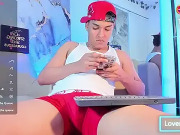 Stripchat Live Sex Cam of ryan_carter08