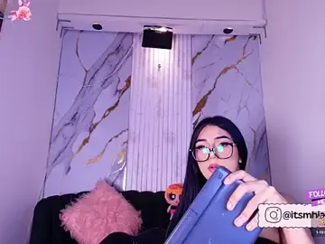 Stripchat Free Porn Cam of Mhiaa_Sweet