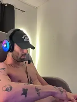 Stripchat Watch Live Sex Cams of Aaron_hyuga