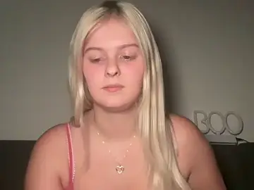 Stripchat Live Sex Cam of Allylove03