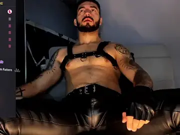 Stripchat Live Sex Cam of MarkWalker__