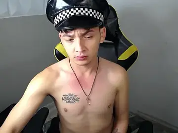 Stripchat Free Live Porn of Golds_boy_duo