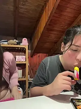 Stripchat Live Porn of millyalc0ck