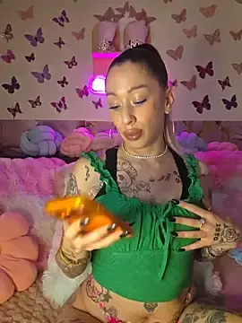 Stripchat Live Sex Cam of CHACHOULAND