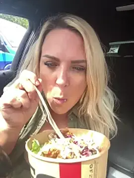 Stripchat Free Live Porn of Bustyblondebabe32