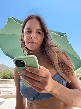 Stripchat Free Porn Cam of JuicyFruits93