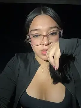 Stripchat Watch Live Sex Cams of -VICKKY