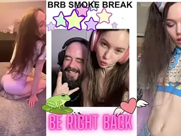 Stripchat Free Porn Cam of manicpixiedreamfrog