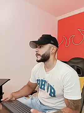 Stripchat Nude Webcam of Mike_savage3