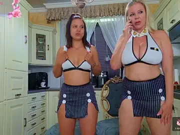Stripchat Live Sex of TUNDEROSE1