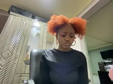Stripchat Live Sex Cam of BankssWithTheBenz